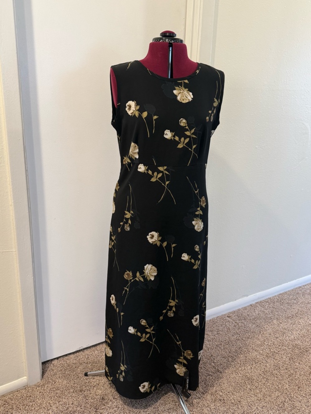 Vintage Black Sleeveless Midi Dress with Cream and Tan Floral Print